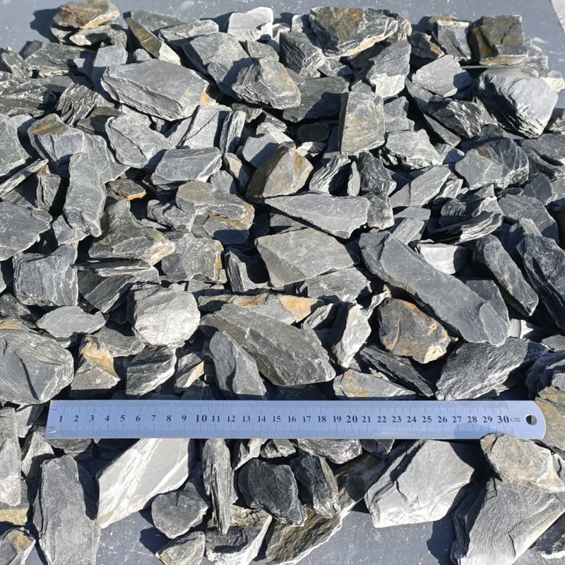 60mm Welsh slate chippings close up